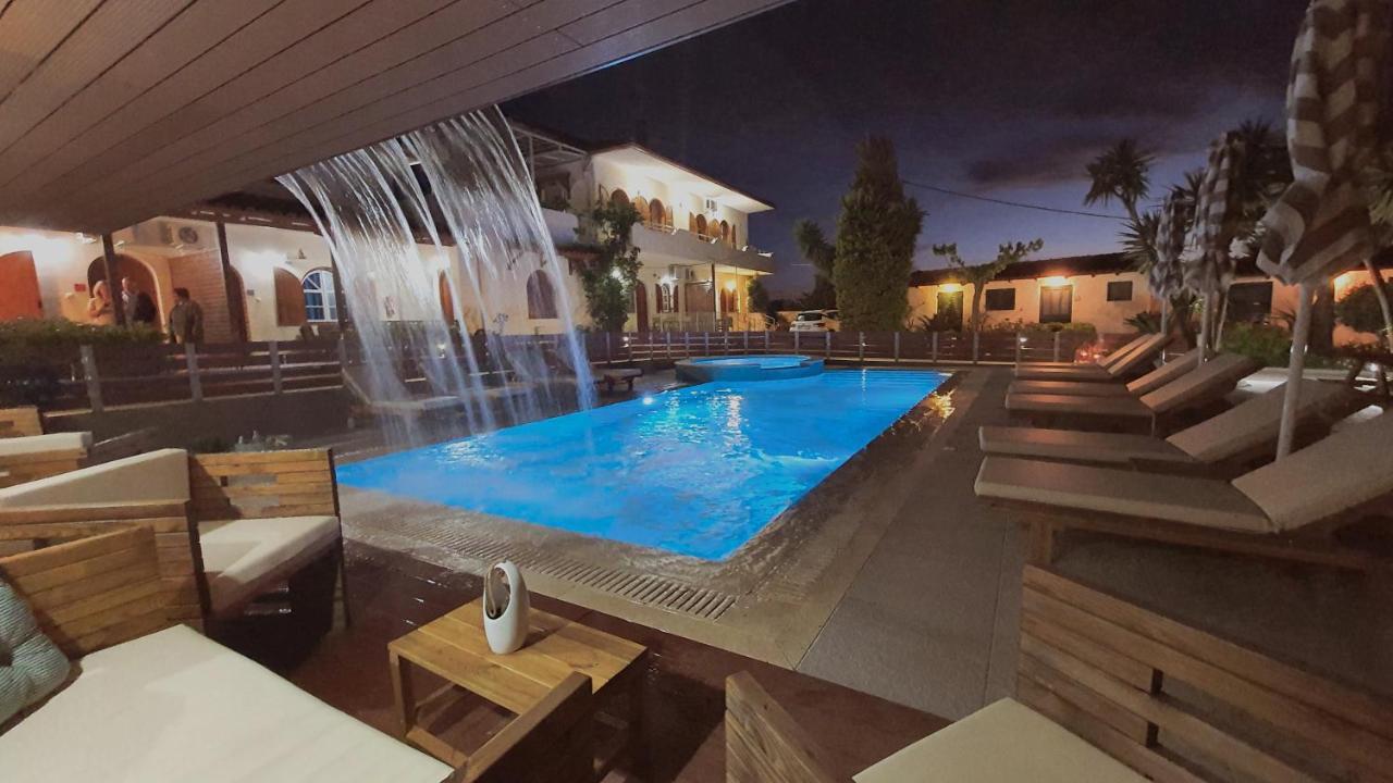 Athina Apartments สตูปา ภายนอก รูปภาพ